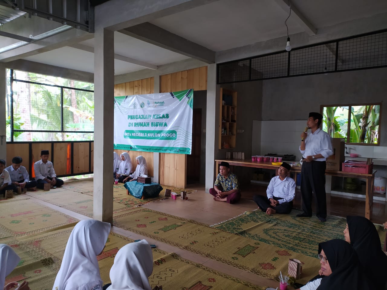 Awali Kegiatan Belajar Mengajar, Kelas IX B MTsN 3 Kulon Progo Gelar Pengajian Kelas