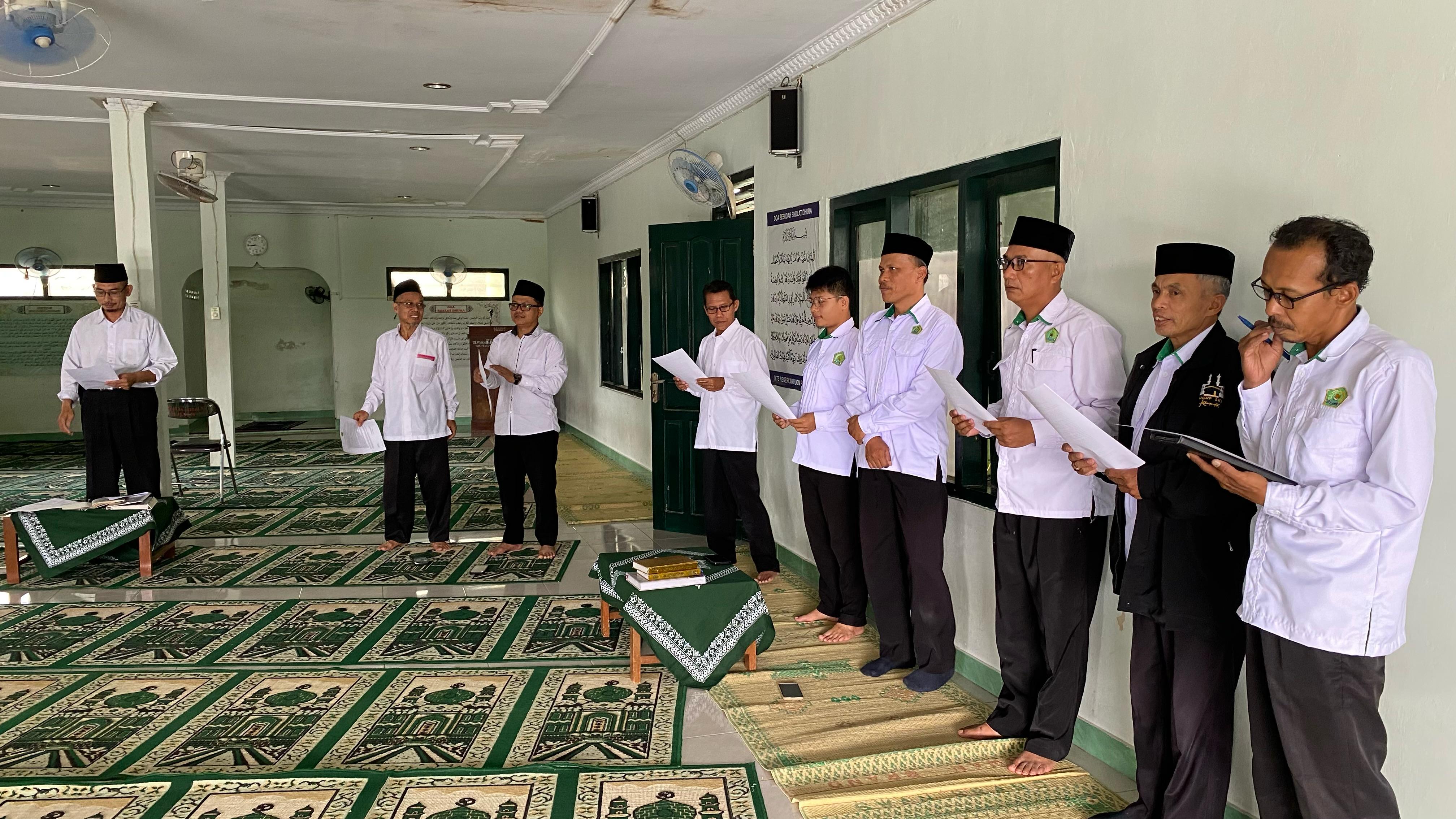 Tegaskan Pelayanan Prima, MTsN 3 Kulon Progo Gelar Ikrar Pakta Integritas