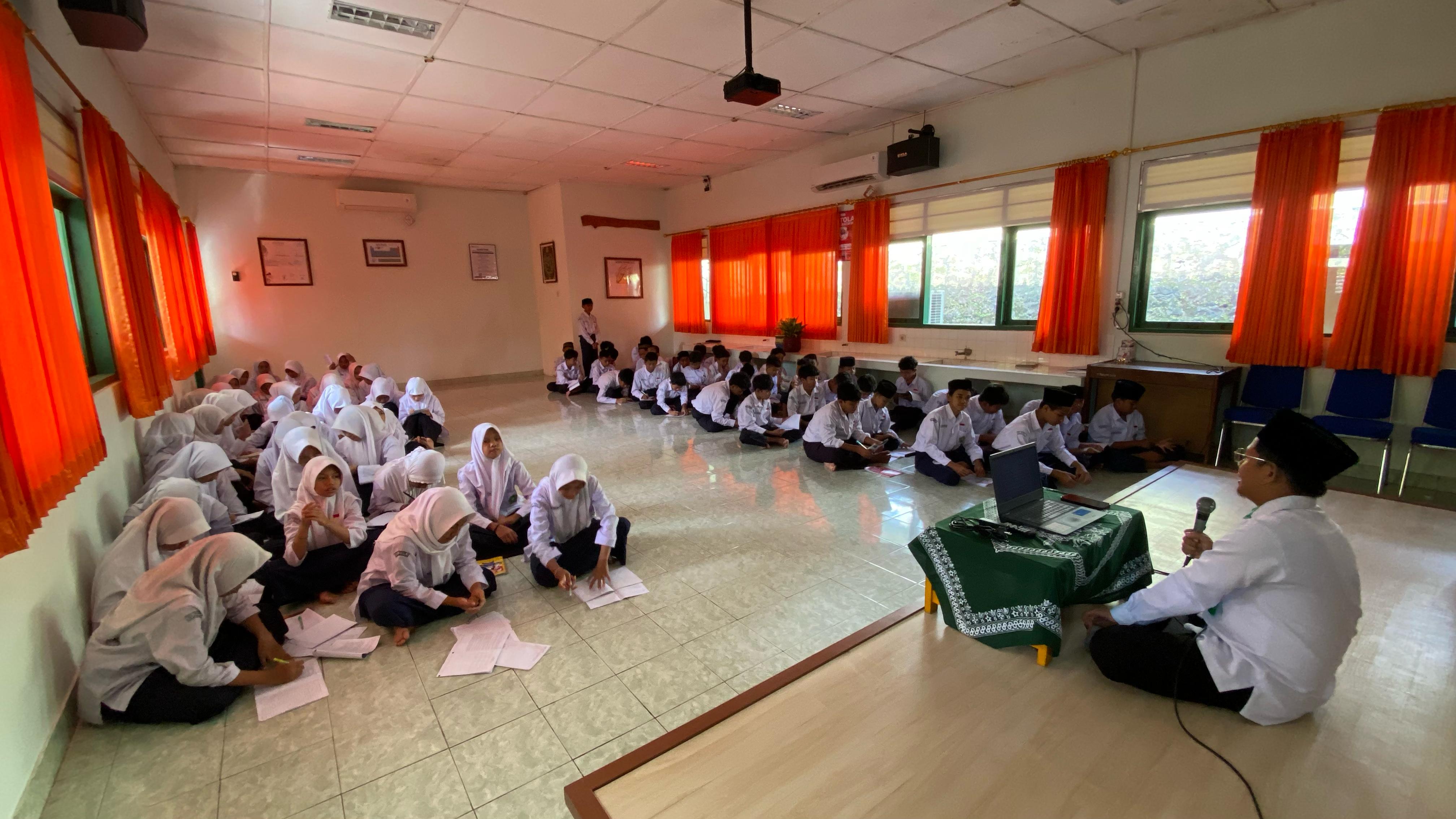 Pesantren Ramadhan Hari ke-3 Kelas 7 MTsN 3 Kulon Progo, Menggali Akhlak Mulia