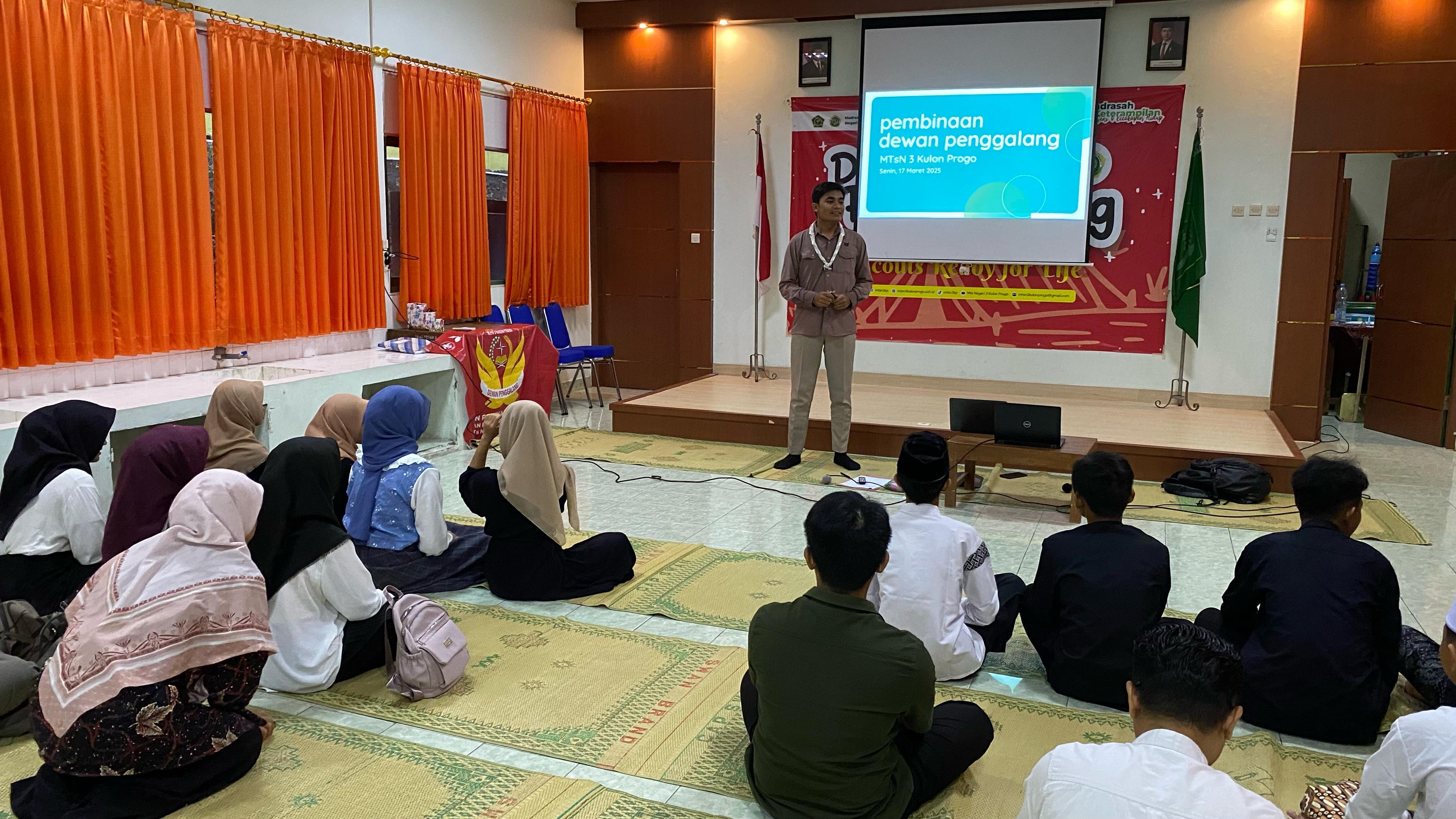 Bersatu dalam Kebangkitan: Pembinaan Dewan Penggalang dan Buka Bersama di MTsN 3 Kulon Progo