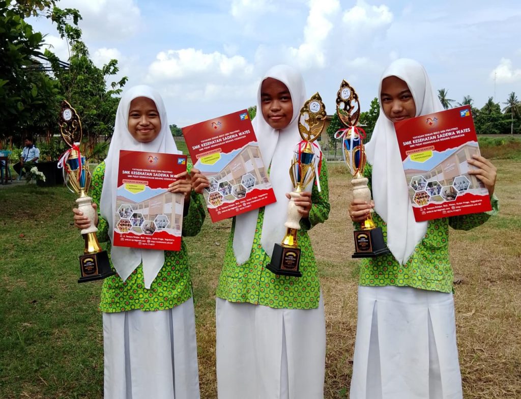 Mtsn 3 Kulon Progo Sapu Bersih Juara Lomba Poster Digital SMK Kesehatan Sadewa Wates
