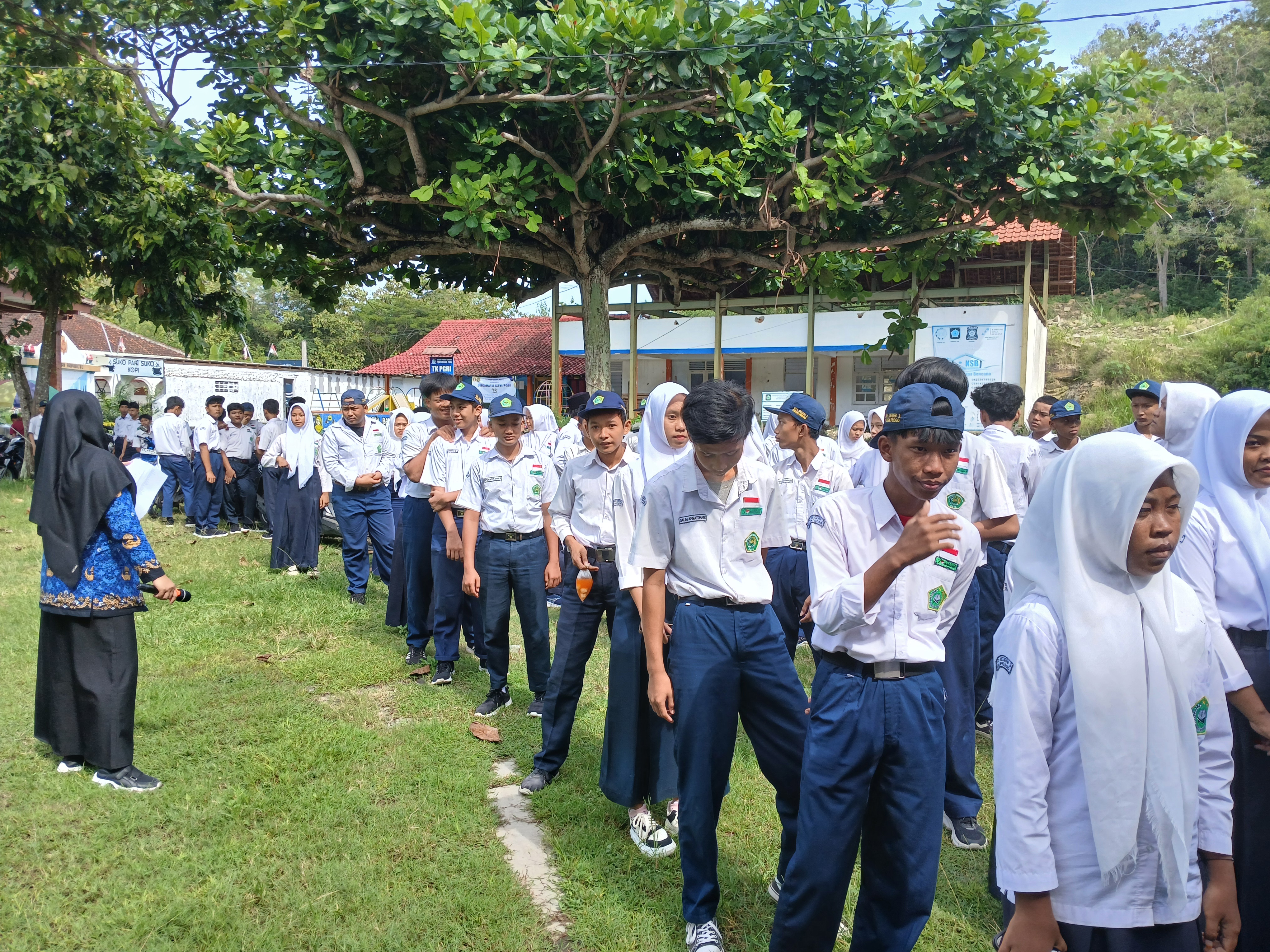Dokumentasi Pelepasan Kelas IX MTsN 3 Kulon Progo 2025