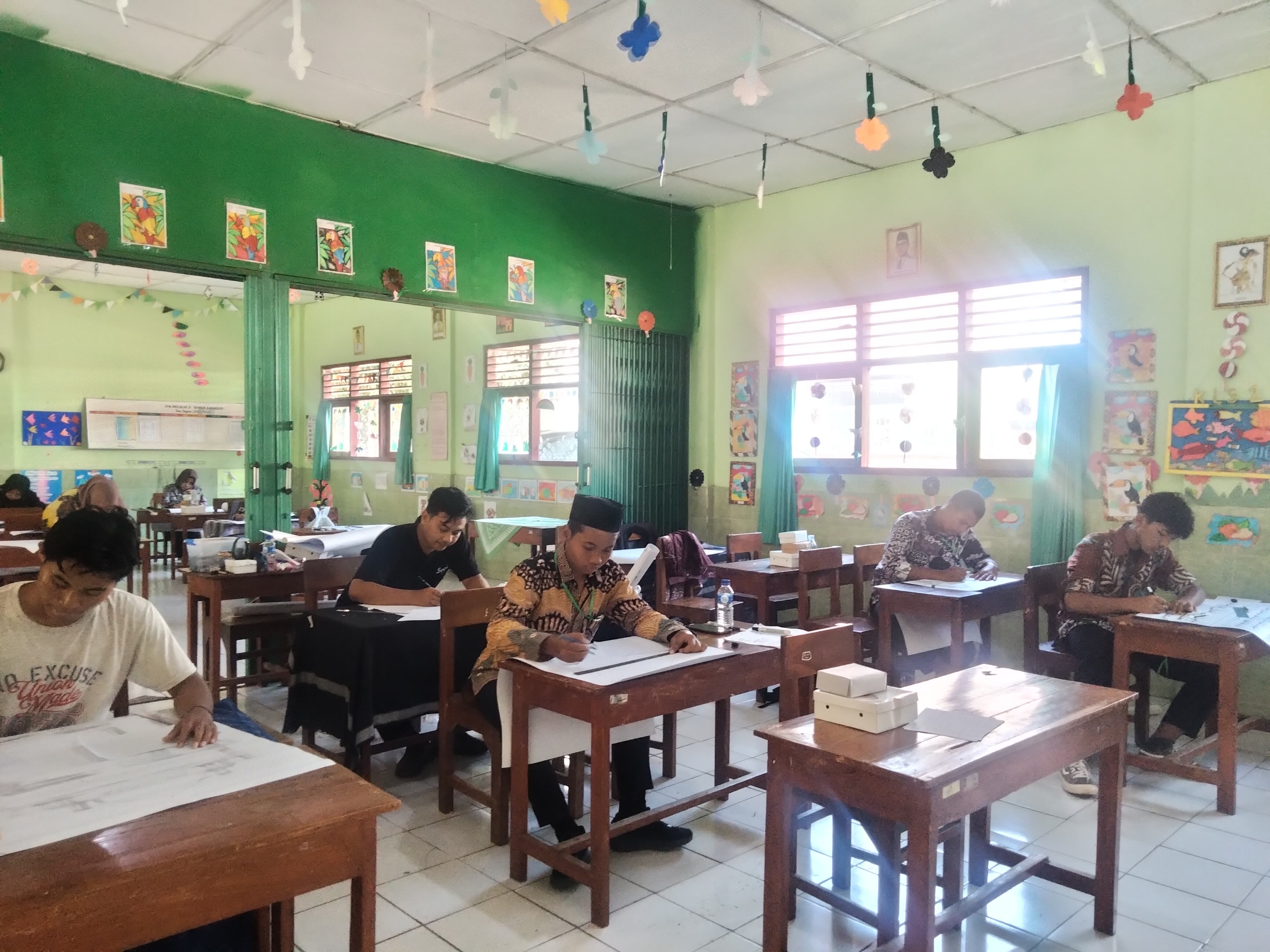 Dua Siswa MTs Negeri 3 Kulon Progo Wakili Nanggulan dalam Ajang Kaligrafi Naskah MTQ Kabupaten Kulon Progo