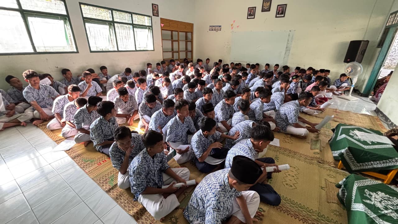 Murid Hebat Adalah Murid yang Tertib Saat Mengikuti Kegiatan Madrasah