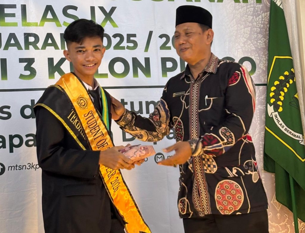 Siswa Berprestasi Terbaik MTsN 3 Kulon Progo Raih Apresiasi